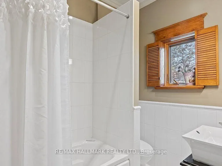 100 Warden Ave — Photo 18