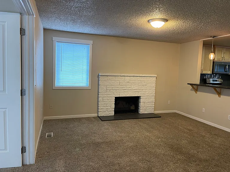 1622 N Willow Rd — Photo 12