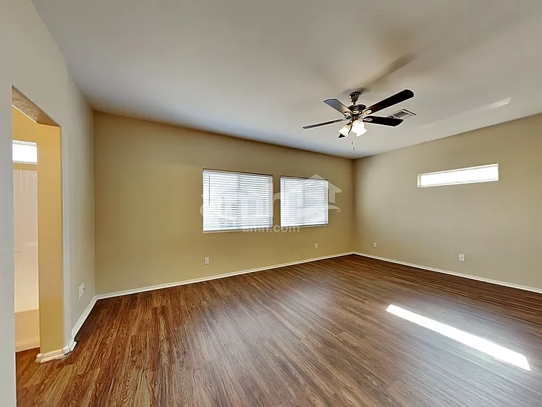 13240 W Watson Ln — Photo 12