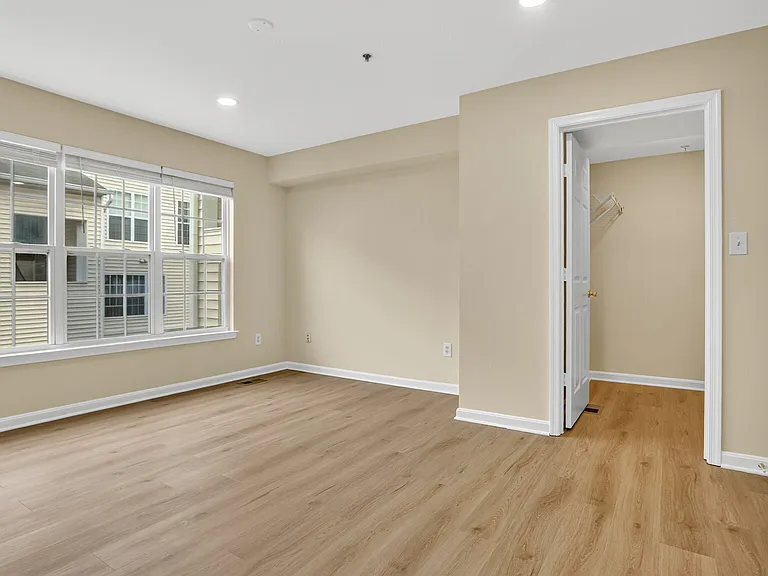 2492 Quick St #103 — Photo 10