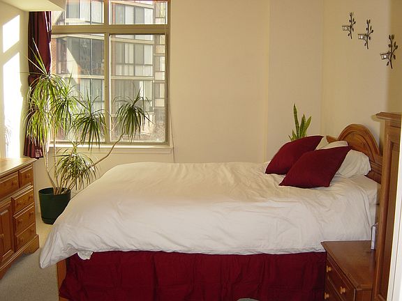 5th image of 1000 N Randolph St APT 305