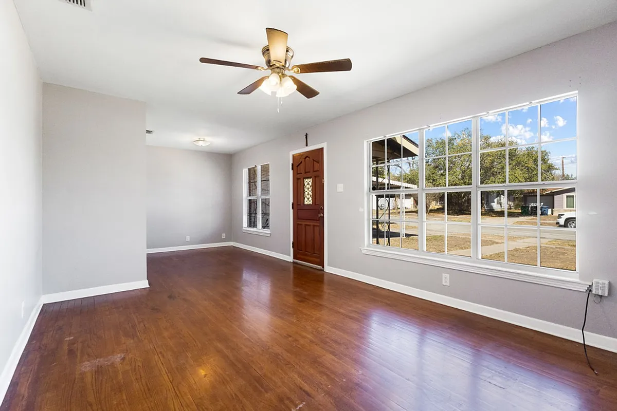 Building Photo - 210 Dryden