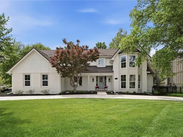 10426 Alhambra St, Overland Park, KS 66207
