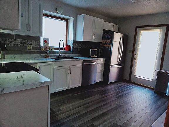 4th image of 10724 Cleveland Ave