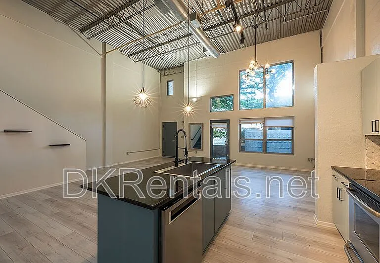 195 Arizona Ave #128 — Photo 8