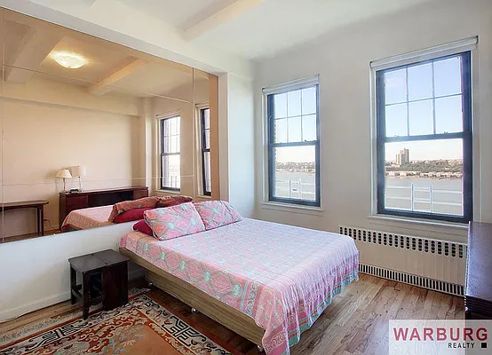 Sold by Warburg | media 5