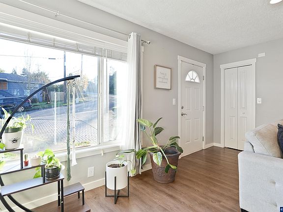 5th image of 1425 Marshall Dr SE