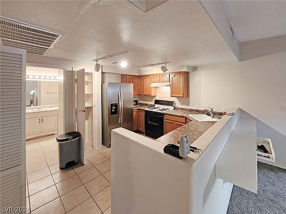 5th image of 10245 S Maryland Pkwy #1193