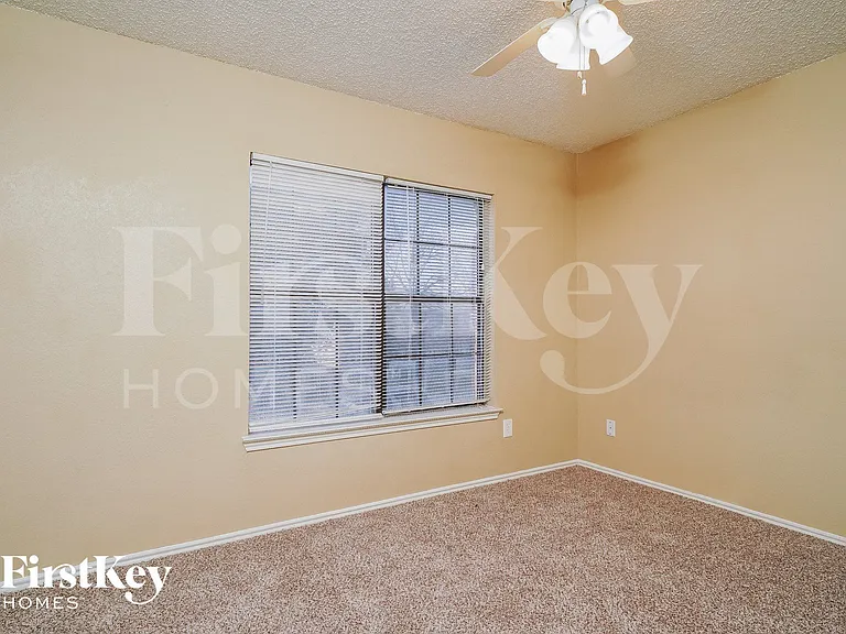 3934 Cochise Dr — Photo 5
