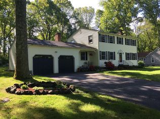 40 Burnt Cedar Dr, North Kingstown, RI 02852