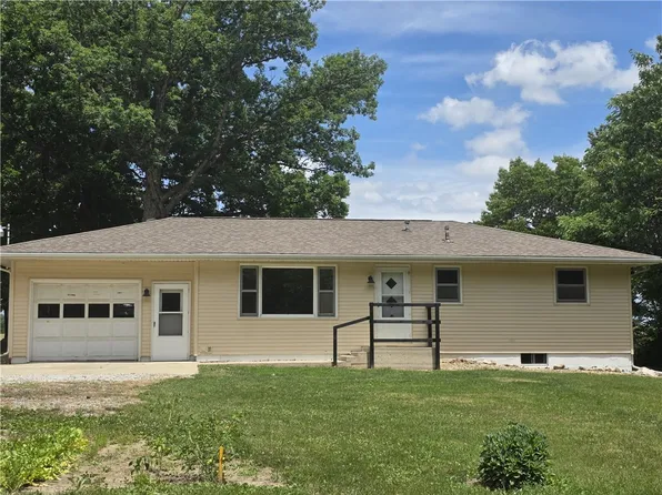 569 County Road 1225n, Sullivan, IL 61951