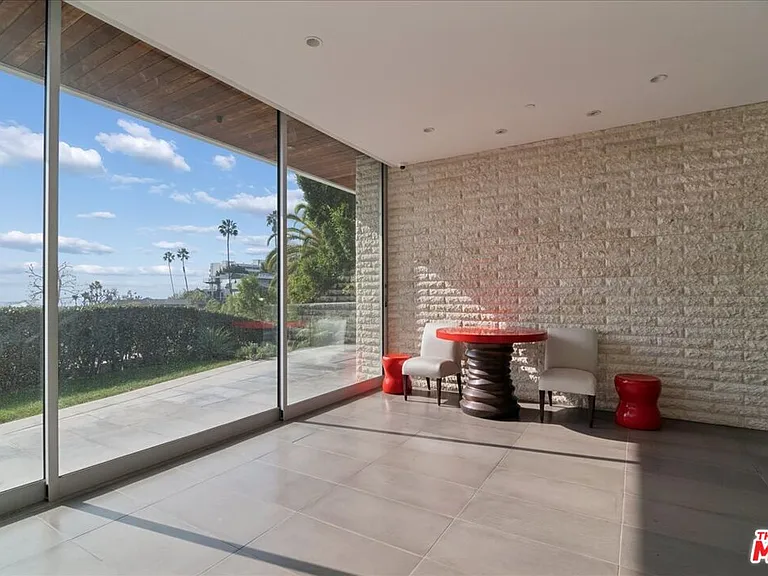 1232 Sunset Plaza Dr — Photo 39