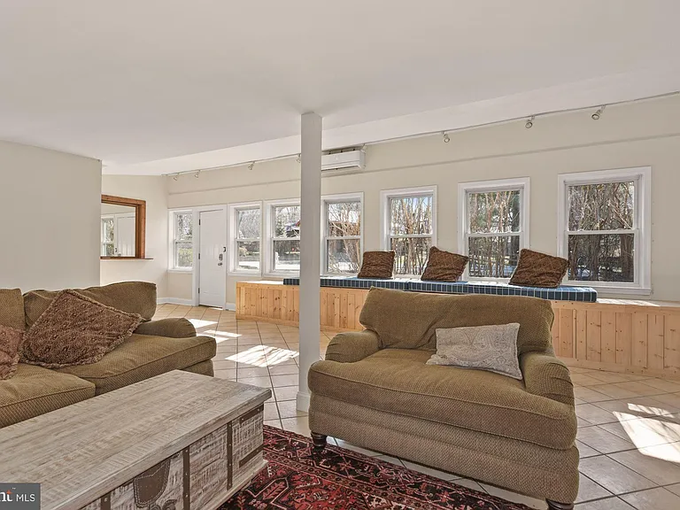 326 Walker Rd — Photo 41