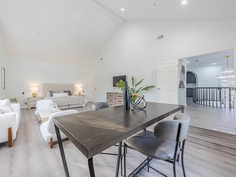 1209 Midwickhill Dr — Photo 34