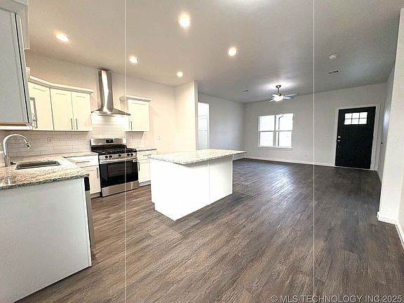 4th image of 1332 N Irvington Ave