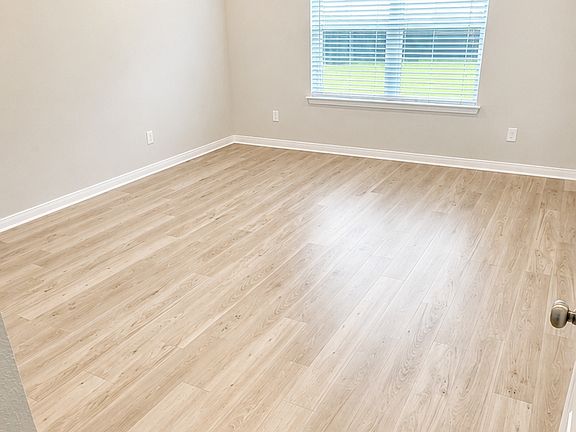 4th image of 11501 Solar St