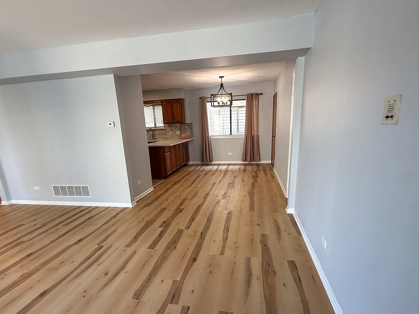 2 bed, 1000 sqft, $2,000 — Photo 4