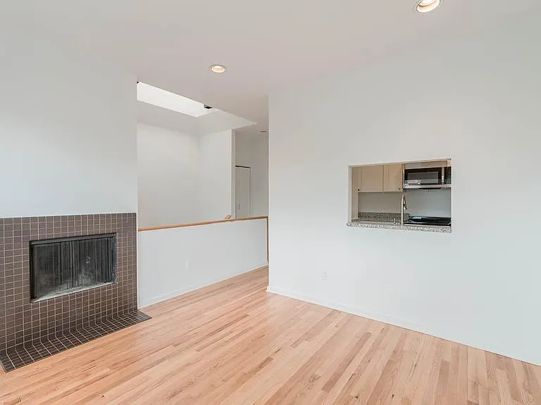 2300 18th St NW #305 — Photo 5