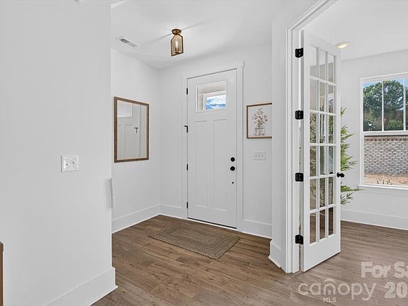 4th image of 4919 Potter Rd