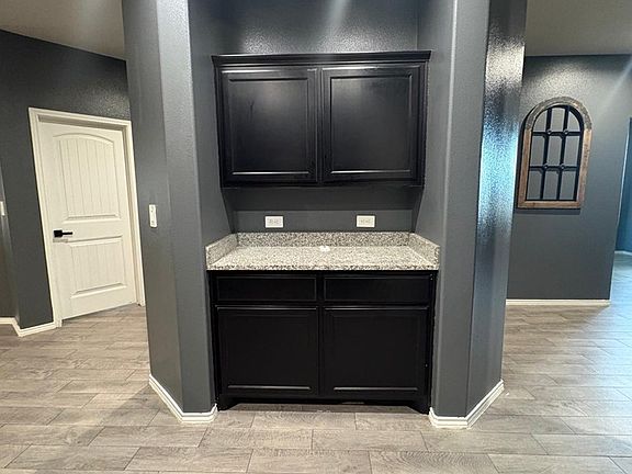 4th image of 2027 Ebbets Dr