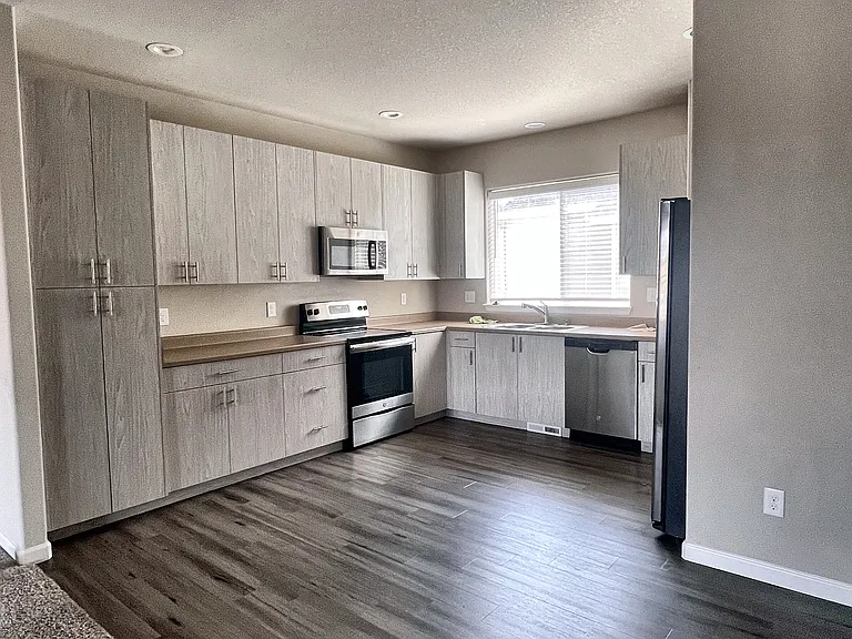 11250 Florence St — Photo 2