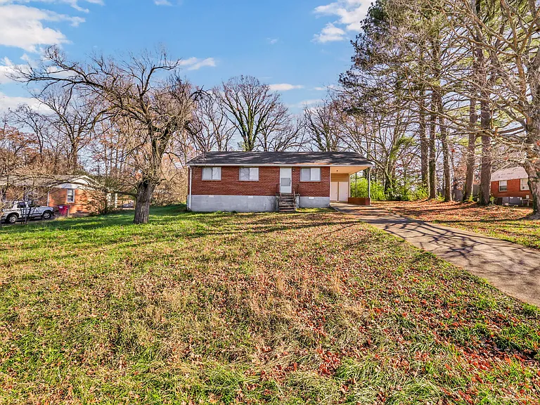 124 Yorktown Rd — Photo 20