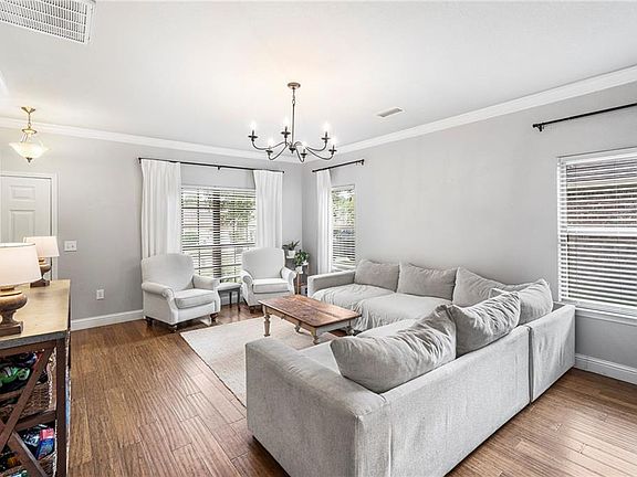 3rd image of 248 Hawthorne Cir