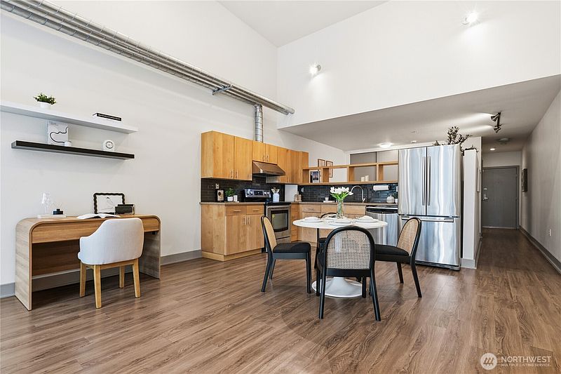 5th image of 2015 Terry Avenue #406