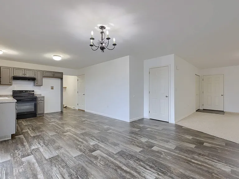 10 Hillside Dr — Photo 12