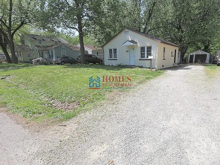 1713 Hawthorne Ave — Photo 4