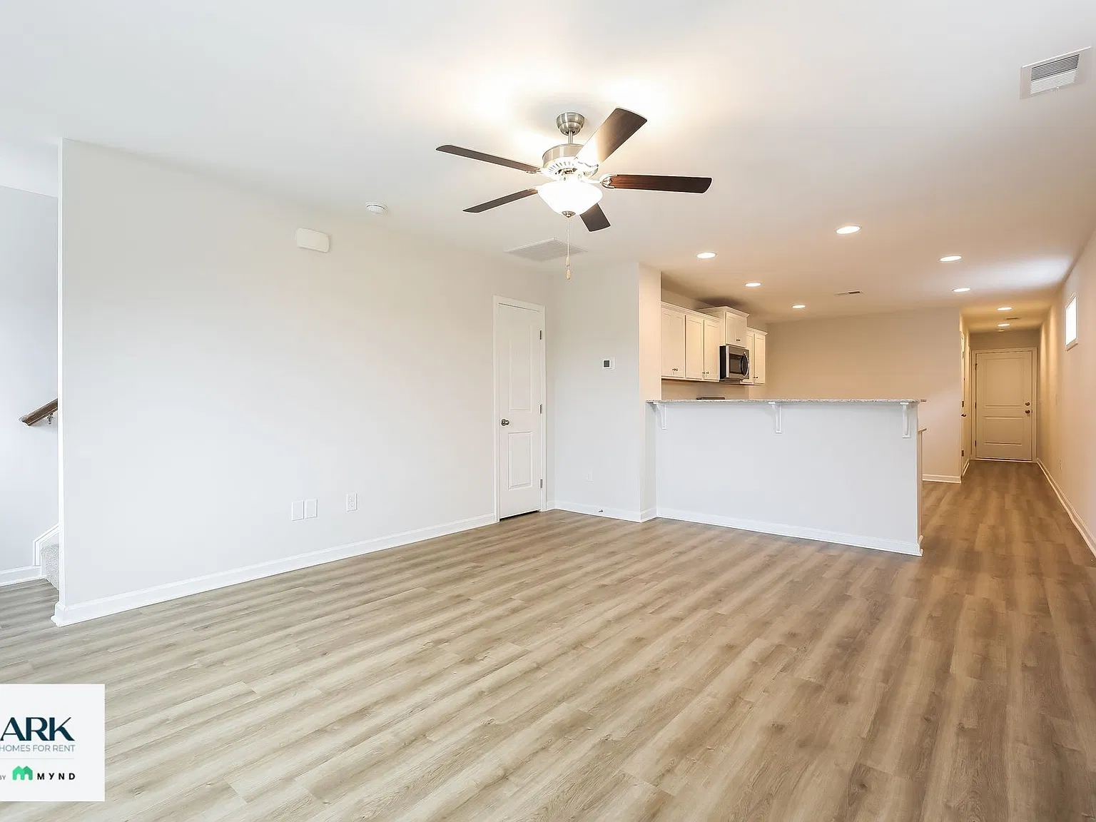 3 bed, 3.5 bath, 1710 sqft, $1,775 — Photo 2