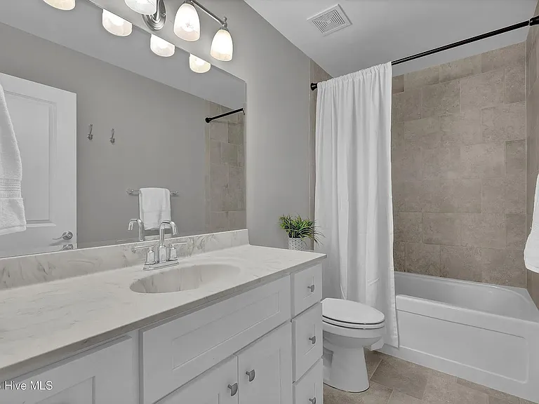 1800 Eastwood Rd #217 — Photo 4