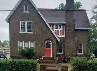 2010 W Barker Ave, Peoria, IL