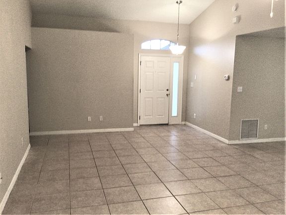 3rd image of 821 Park Trail Dr