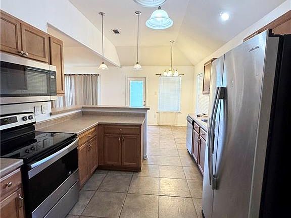 3rd image of 404 Coles Landing Dr