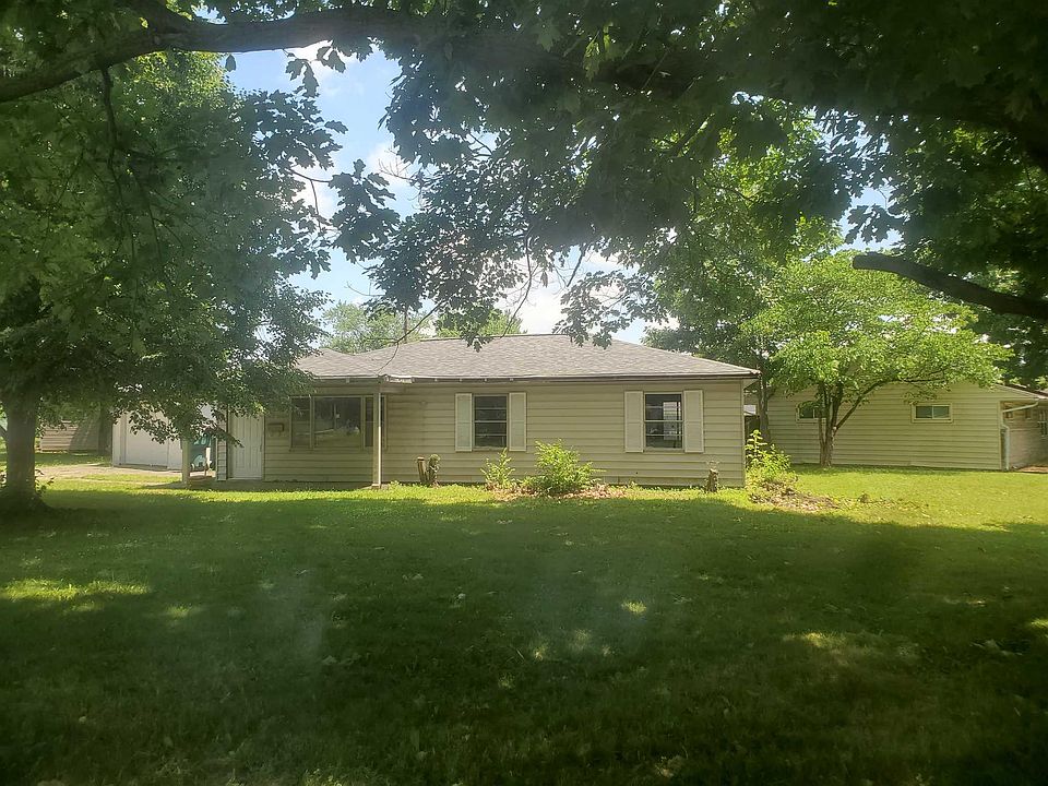 1st image of 2700 N Rosewood Ave