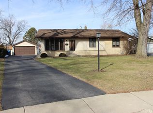 12948 Crescent Ct, Crestwood, IL 60445