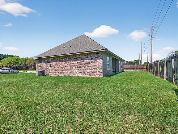 4th image of 8929 Pines Edge Dr