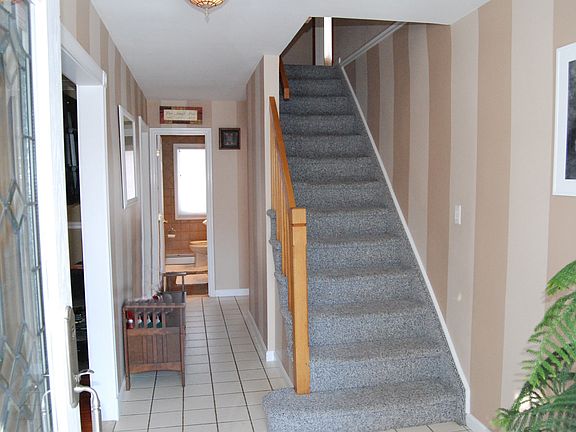 5th image of 18 Deerfield Ct