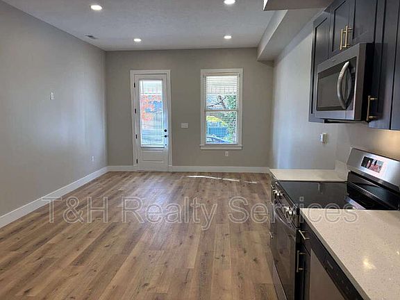5th image of 531 N Highland Ave
