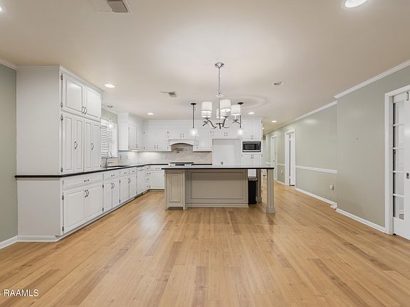 4th image of 152 Wisteria Dr