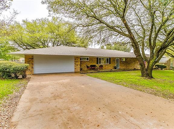 3rd image of 217 Woodlawn Dr
