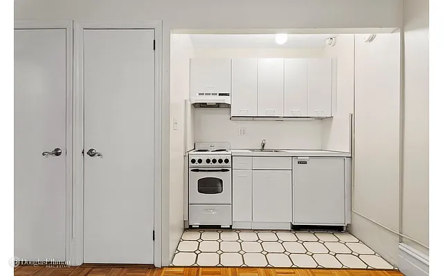 Rented by Douglas Elliman | media 6