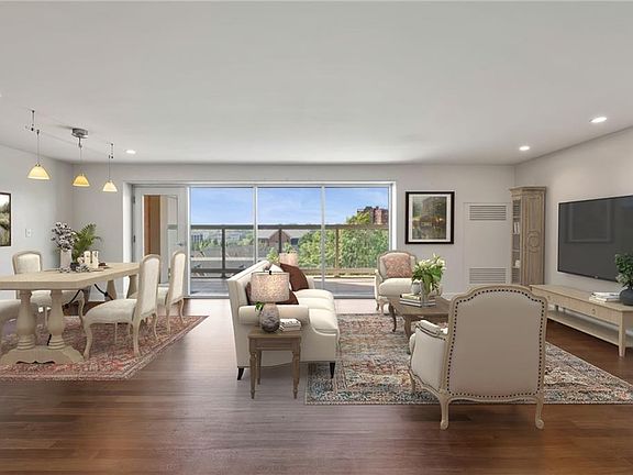 4th image of 121 W 48th St APT 607