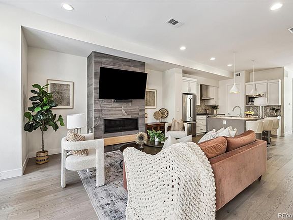 4th image of 4060 W 16th Avenue