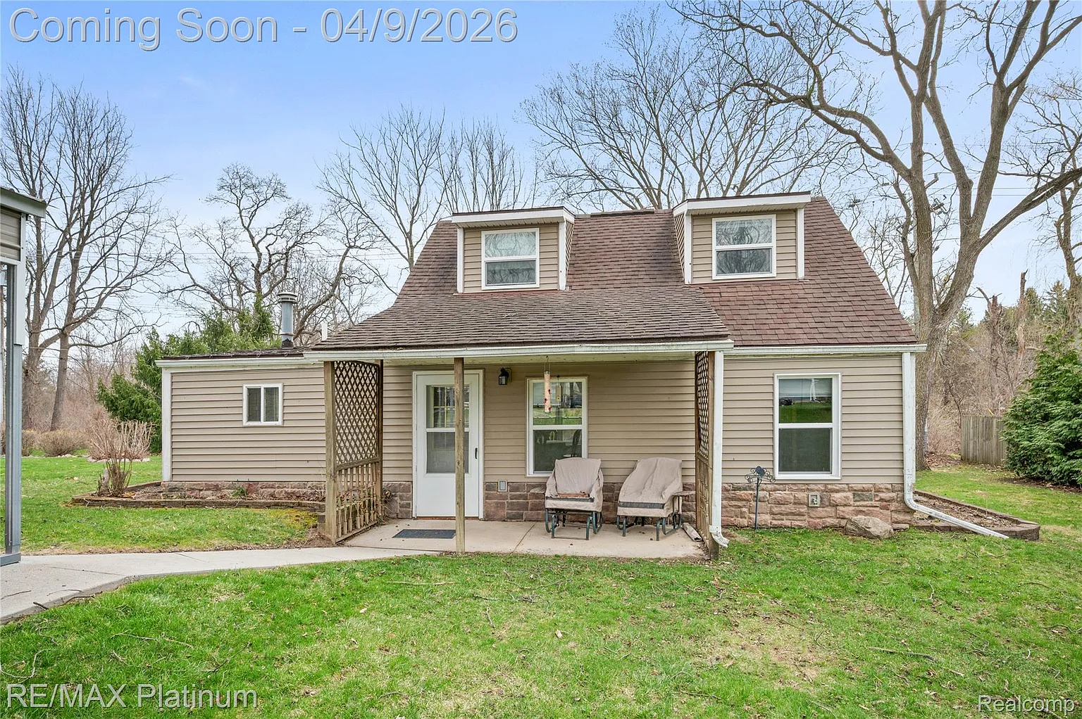 131 Myrtle Ave photo 1