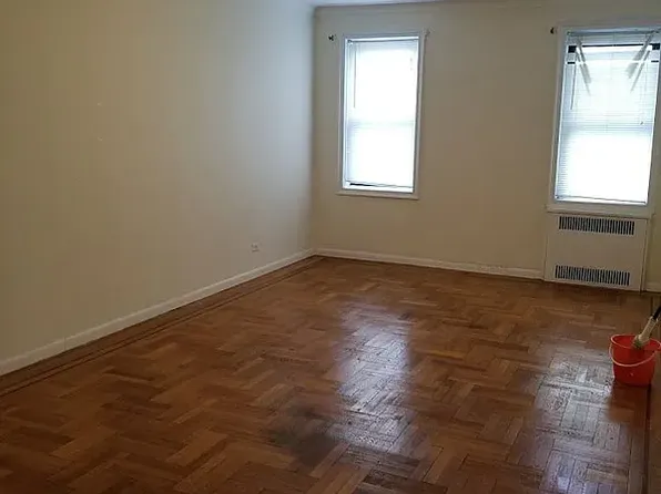 3715 Kings Highway image 2 of 7