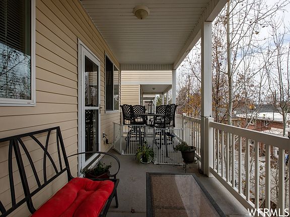 3rd image of 319 E Hidden Garden Ln