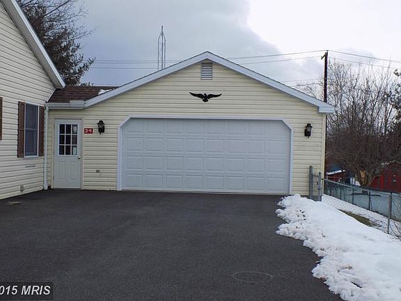 3rd image of 34 Turner Dr