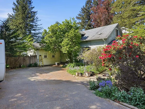 8983 Trattle St, Langley, BC V1M 3T3